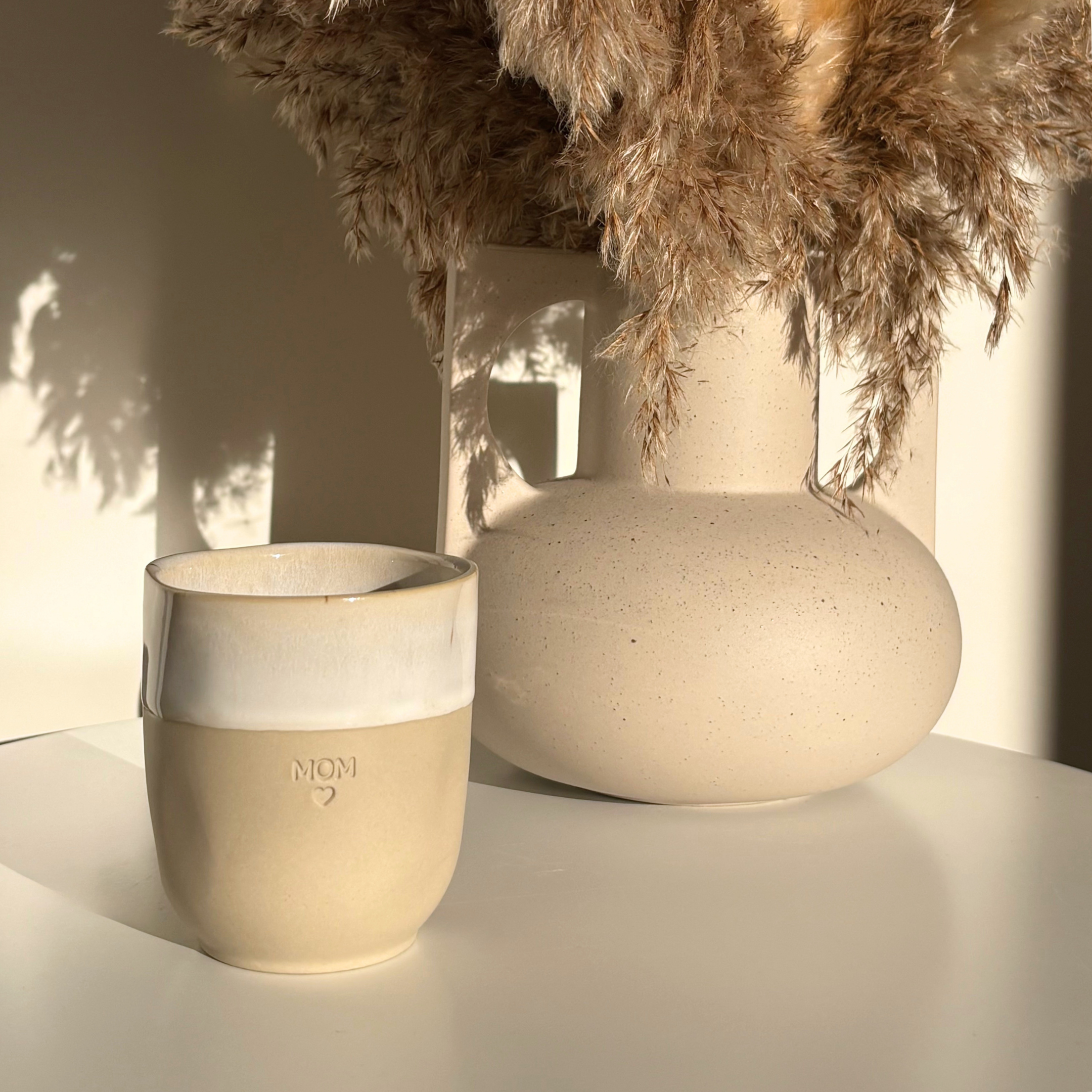 Steingut-Becher MOM